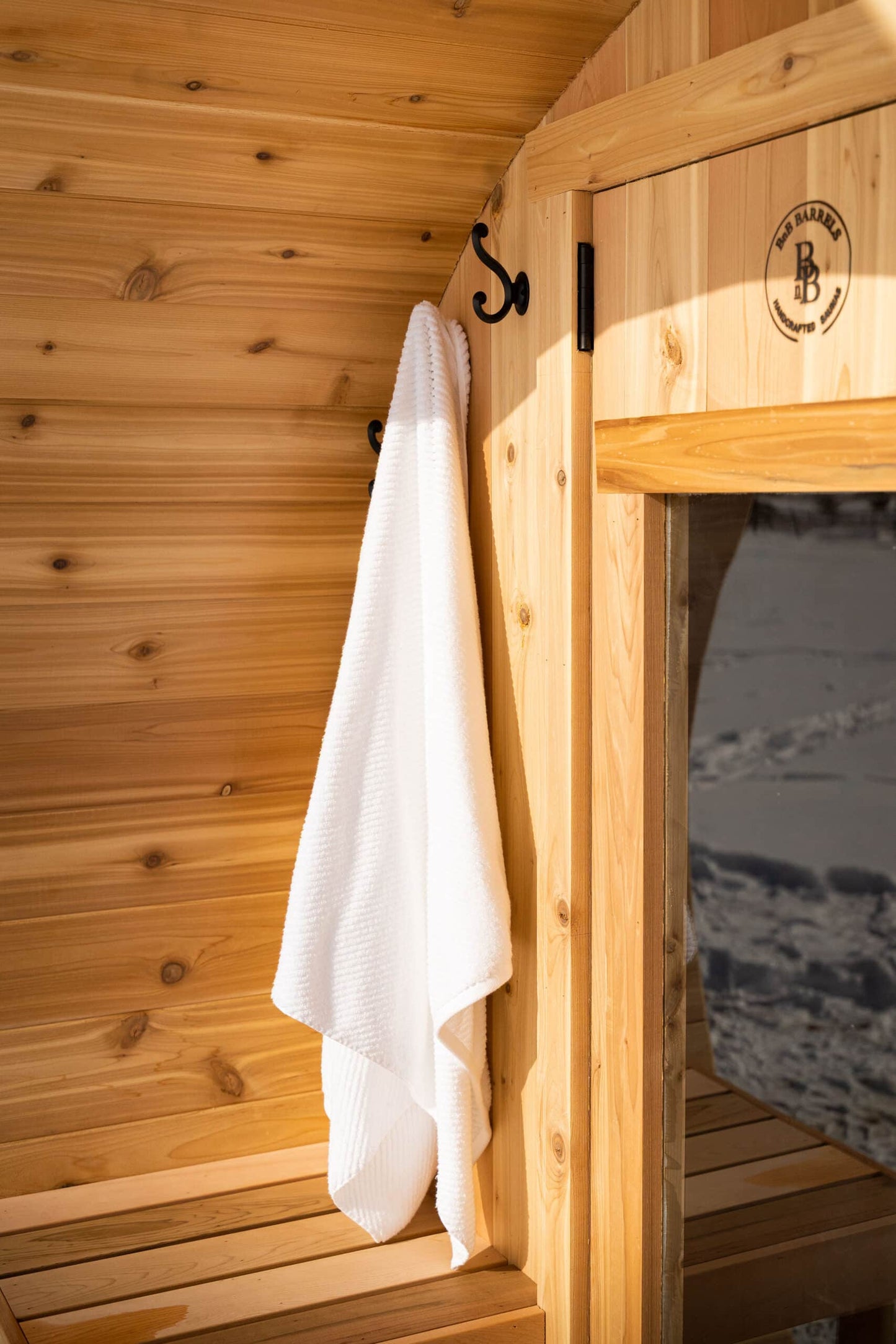 2 Person Cedar Barrel Sauna with Porch – 6 Feet Long