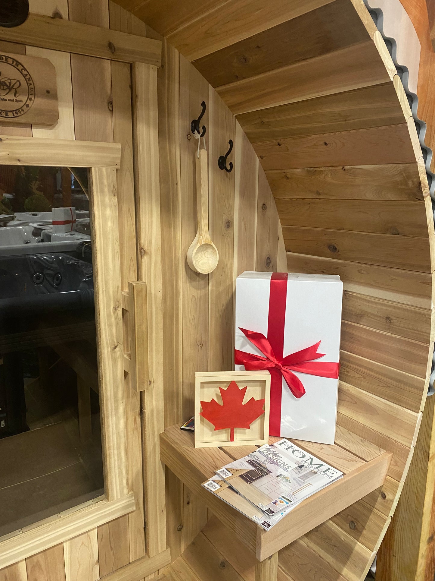 2 Person Cedar Barrel Sauna with Porch – 6 Feet Long