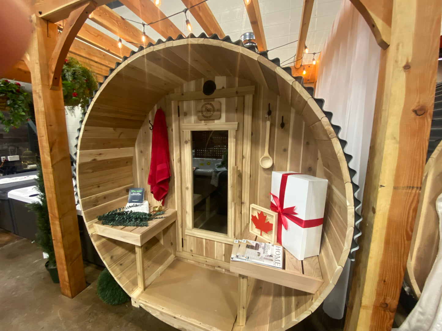 4 Person Cedar Barrel Sauna with Porch – 8 Feet Long